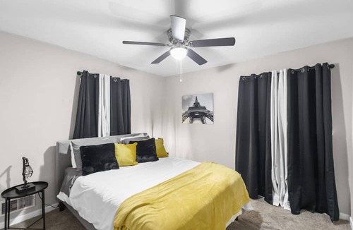Center Point House | Center Point Gem: 4BR, Parking & Long Stays