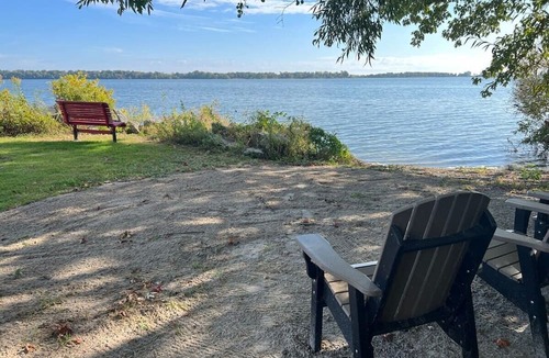 Bloomfield House | The Bloomfield: Westlake Couple's Cottage