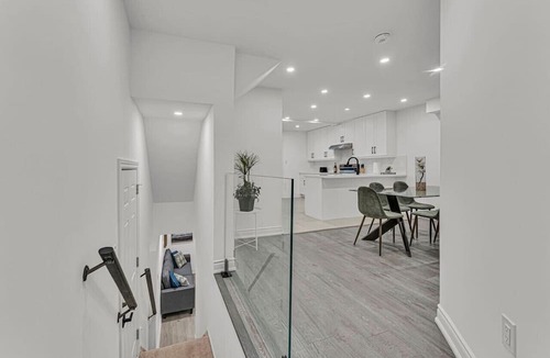 Hamilton House | Cozy 6BR Home TiCats/Hospitals/Beach/FirstOntario