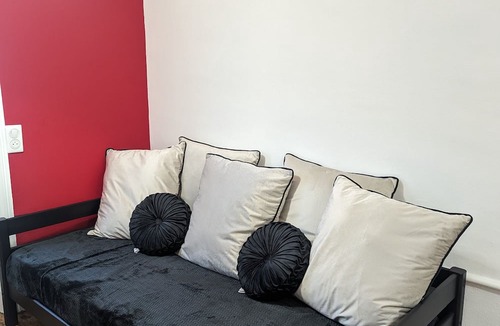 Courpiere House | Coin Cosy Avec Jardin