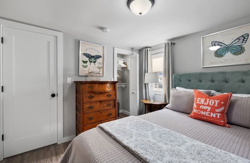 Bradford Cottage | Riptide Cottage: 1 Bed 1 Ba, Private Pond