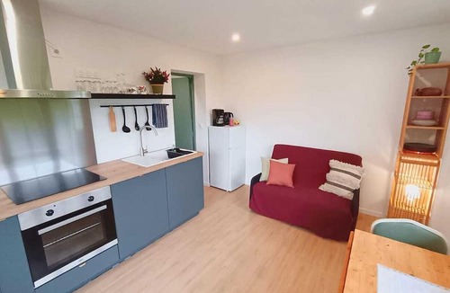 Lodeve Apartment | Apartment With Garden And View