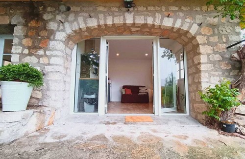 Lodeve Apartment | Apartment With Garden And View