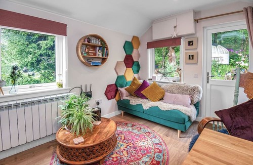 Lochearnhead Cabin | Romantic Cosy Getaway The Loveshack Balquhidder