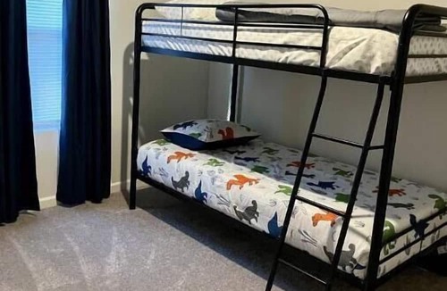 Macon House | Beautiful Macon Home! Convenience & Comfort!