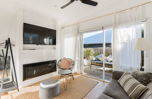 Mornington Bed & Breakfast | By the Seaside