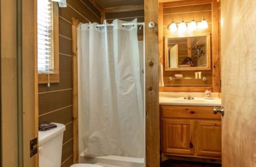 Cleora Cabin | The Nightingale Cabin