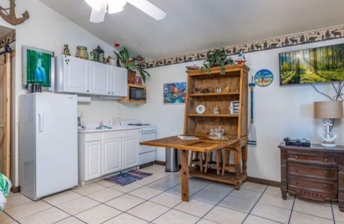 Cleora Cabin | The Ibis Cabin - Accommodates 4 Guests