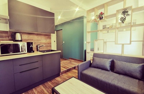 La Demi - Lune Apartment | Studio superbe, parking gratuit