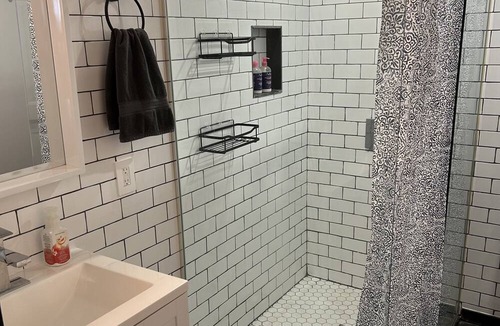Whitewater Region Cottage | 1 hour west of Ottawa Family friendly Private Nearby amenities Sleeps up to 10