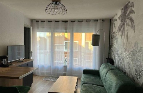 Saint-Martin-du-Littoral Apartment | Appartement Avec Balcon et vue mer
