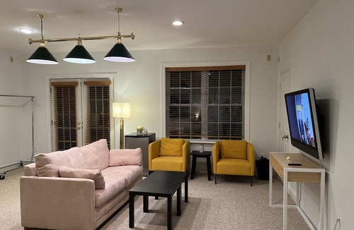Dunn Loring House | Cozy 1B1B Suite Safe Community