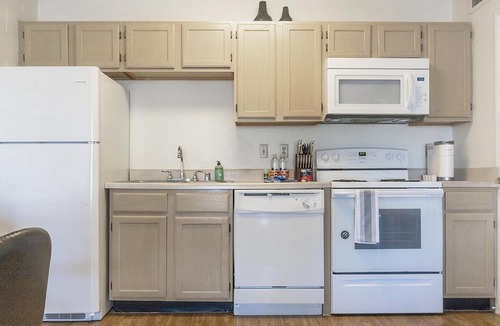 Biggs Field Apartment | Modern Apartment in Prime Location (ID1266X956)