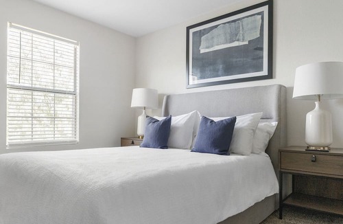 El Paso Apartment | Modern Apartment in Prime Location (ID1167X009)