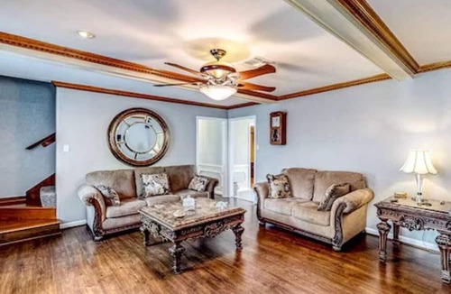 Houston House | Colonial Estate : Arcade, Grill & Wildlife