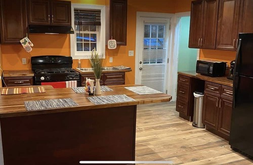 Elmira Apartment | Welles Apartment A