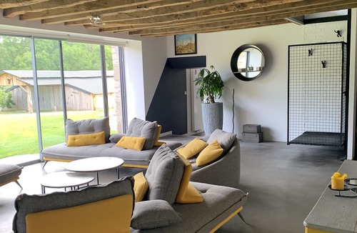 Allaire House | Maison de Campagne Moderne, Grands Espaces Tranquillité Assurée !