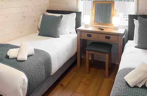 Saddleworth Cabin | 2 bedroom accommodation in Greenfield