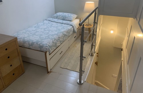 Islington Cottage | Charming Cottage.