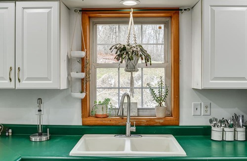 Spencer House | Spencer Getaway w/Deck < 1 Mi to Hiking!