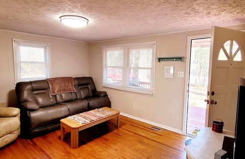 Cameron Cottage | Whistling Pines Cottage