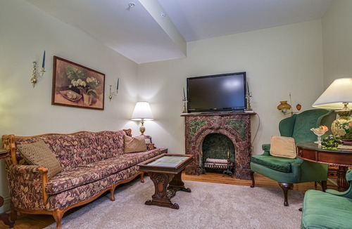 Middletown House | Middletown Getaway w/ Fire Pit & Multi-Level Deck!