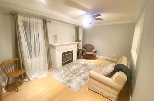Mount Pleasant House | Modern furnished and fully stocked 4 bed, 3 bath house in central Brampton
