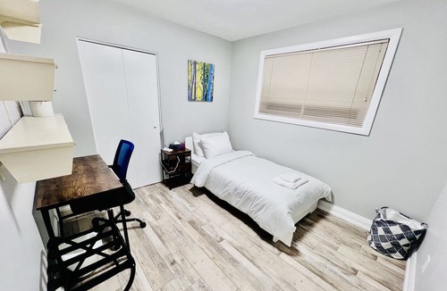 Rosemount House | Cozy 3 Bed, 2 Bath, Pet-friendly Full house in Kitchener with all amenities.