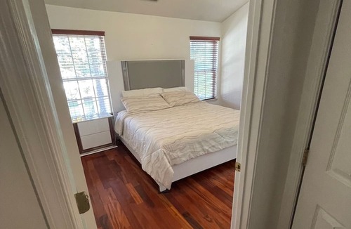 Baileys Crossroads House | Stunning & Luxurious Townhouse in Falls Church