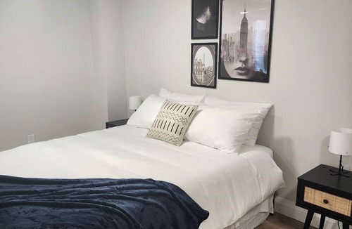 Kitchener Apartment | Trendy 1 Queen Bed Studio Prime Downtown location