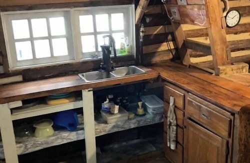 Dundee Cabin | Cozy, rustic off grid cabin on 15 acres. Pet friendly! No cleaning or pet fees!!