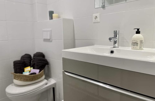 Arromanches-les-Bains Apartment | Bellavista by Melrose