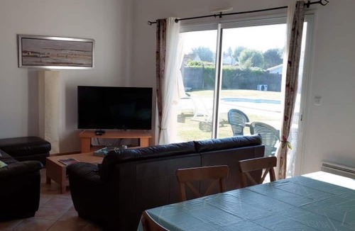 L'Aiguillon-sur-Vie Villa | Villa 'Calme' with Private Pool, Private Terrace and Wi-Fi