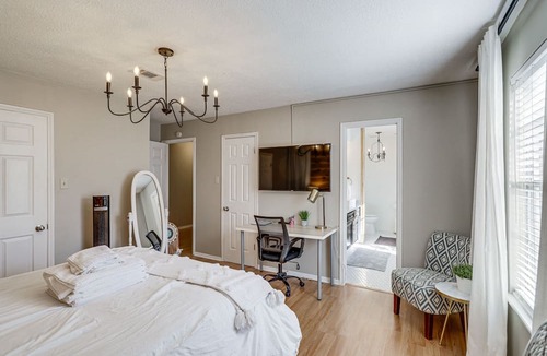 Klein Cottage | Spacious Spring Retreat w/ Heated Pool & Spa!