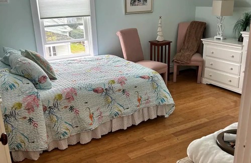 Bristol Apartment | Private BR/LR/BA Suite in Downtown Bristol