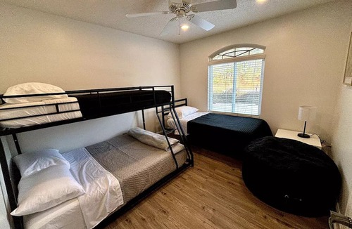 Wedowee Villa | Lakefront Villa 2 Dock Access