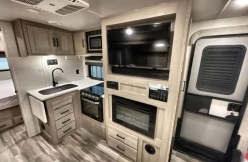 Elmo House | Cozy 2-Person RV Getaway