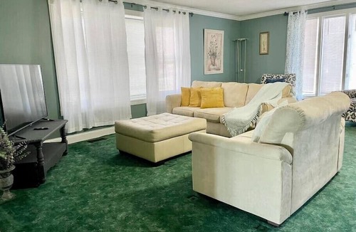 Acton House | Serene 3BR Home with Pool Table