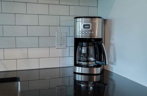 Bellaire Apartment | Walk to Short's Cozy Studio