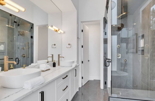 Killarney House | Opulence - Luxury in YYC -- Close to Everything!