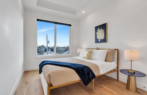 Killarney House | Opulence - Luxury in YYC -- Close to Everything!