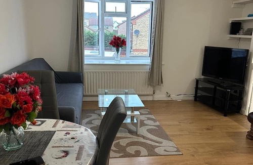 South Ockendon House | Cosy 2 Bed House!