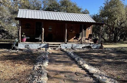 Johnson City Cabin | A “country” cabin setting in the middle of wine vineyards and Texas state parks!