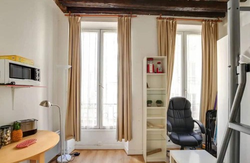 Arts-et-Metiers Apartment | Lavie Maison:Marais Studio Bliss