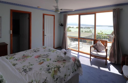 Mallacoota House | 26 Brady Street