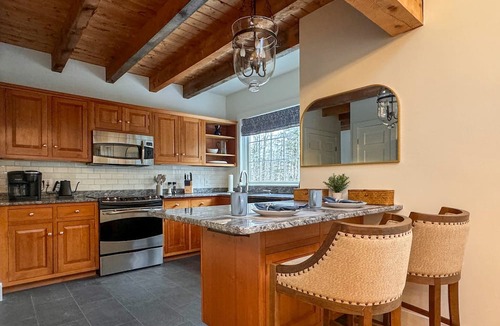 Londonderry Ski Chalet | Rural Luxury by Bromley Mountain