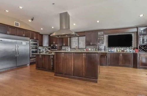 Massapequa House | Paradise on Long Island