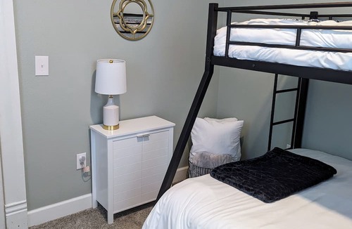 Silverton House | Cozy Charmer. Family friendly!