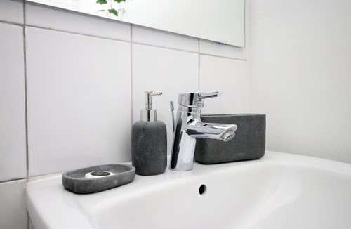 Penarth Apartment | Cogan Court FREE parking