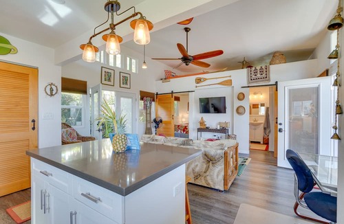 Aiea Apartment | Inviting Aiea Bungalow w/ Balcony, Grill & Views!